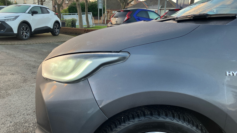 Toyota Yaris 1.5 Hybrid Design 5dr CVT Hybrid Hatchback